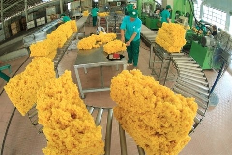 Đẩy mạnh thực hiện nhiệm vụ kép ứng phó với Covid-19